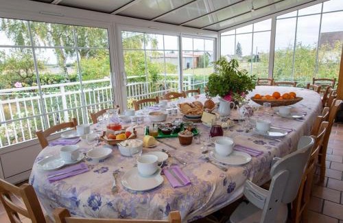 Saint-Benoit-sur-Loire Bed & Breakfast | Suite familiale confortable avec WiFi à Saint-Benoît-sur-Loire, animaux admis - FR-1-590-447