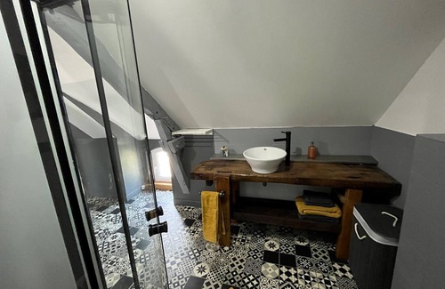 La Selle-en-Cogles Bed & Breakfast | Suite Loft au 1er Étage