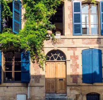 Charleville-Mezieres Apartment | Suite Mana OHANA - Luxe et Authenticité à 2 pas de la Place Ducale avec Parking privé