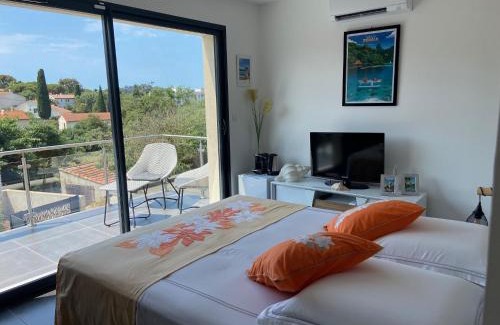 La Garde House | Suite MOOREA dans villa avec piscine au calme, proche plages