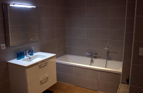 Saint-Cyr-au-Mont-d'Or House | Suite-Premium-Private Bathroom-Pool view-Accès Terrasse
