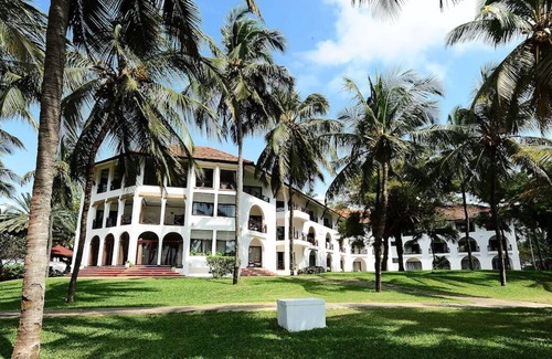 Nyali House | Suite Right on the Beach: Enjoy Spacious Stay with Access to Pool & Spa