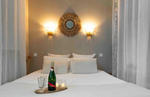 Nemours Apartment | Suite sensuelle balnéothérapie et fauteuil tantra