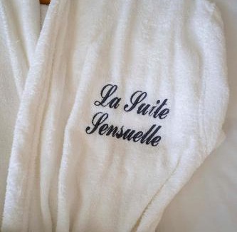 Nemours Apartment | Suite sensuelle et balnéothérapie