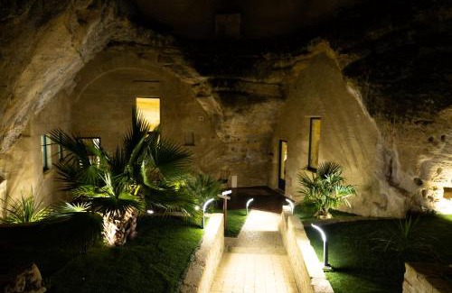 Doue-la-Fontaine Apartment | Suite troglodyte & spa privé - Luxe et détente