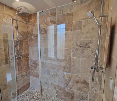 Laigneville Apartment | Suite Tropicale avec jacuzzi YaoSpa60