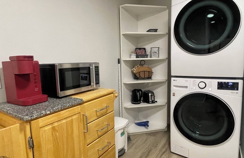 Kamloops House | Suite with a View! 5min to TRU