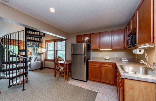 Thayerville Apartment | Suites at Silver Tree: A318 One Bedroom & Loft Standard View