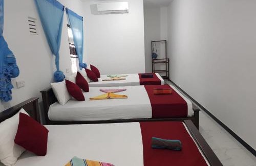 Nilaveli Bed & Breakfast | Suman Beach Rooms