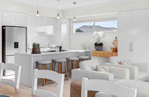 Encounter Bay Apartment | Summer Bay House (Lakefront)