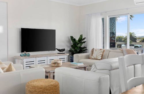 Encounter Bay Apartment | Summer Bay House (Lakefront)