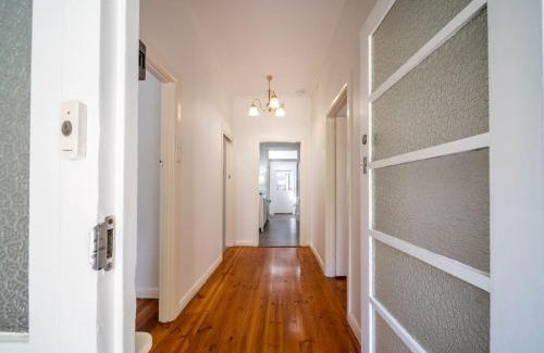 Glenelg East House | Summer Breeze on Cliff St