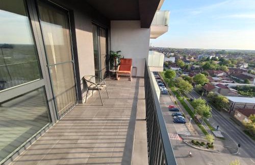 Oradea Apartment | Summer Haven - self check-in, sunset terrace, fast Wi-Fi, near Prima Shops