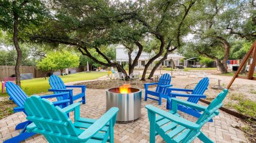 West Oak Hill House | Summer Sale El Dorado Estate Private 2-Acre Escape with Pool Guest Suites Firepit Playset Guest Suites