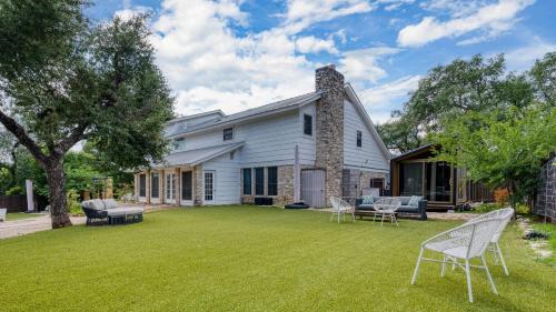 West Oak Hill House | Summer Sale El Dorado Estate Private 2-Acre Escape with Pool Guest Suites Firepit Playset Guest Suites