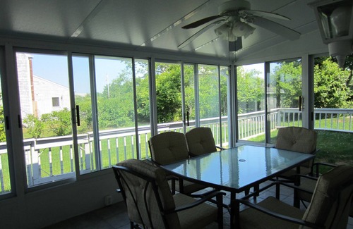 Point Judith House | Summer Weekly Rental : Walk to Beach - URI > 3 students welcome!