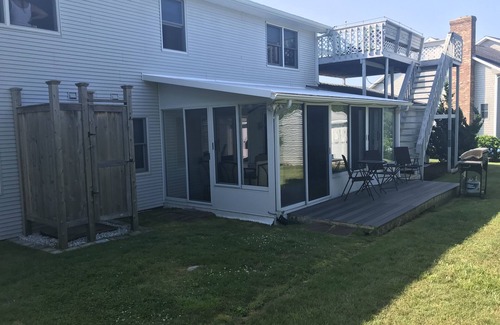 Point Judith House | Summer Weekly Rental : Walk to Beach - URI > 3 students welcome!