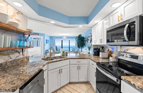 Holiday Beach Condo | Summerhouse 701A - Beachfront, 2 Pools, Free Activities Incl, Hot Tub, East End