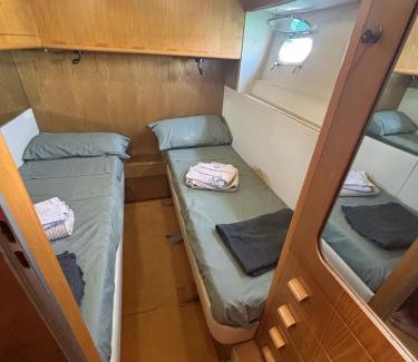 Municipio 3 Boat Rental | Sun Boat and Breakfast