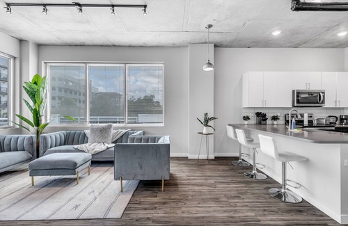 St. Petersburg - Clearwater Apartment | Sun & Culture | St. Pete 2BR Next to the Action