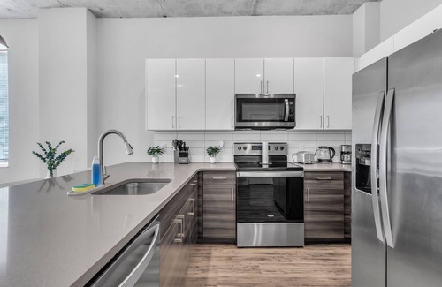 St. Petersburg - Clearwater Apartment | Sun & Culture | St. Pete 2BR Next to the Action