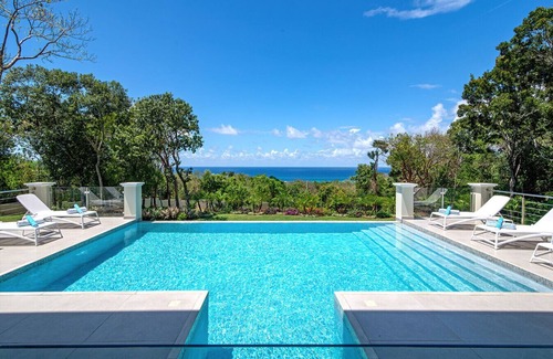Montego Bay Villa | Sun Drenched Beachfront Villa Upscale Living, Private Pool, Breezy Ocean Breezes