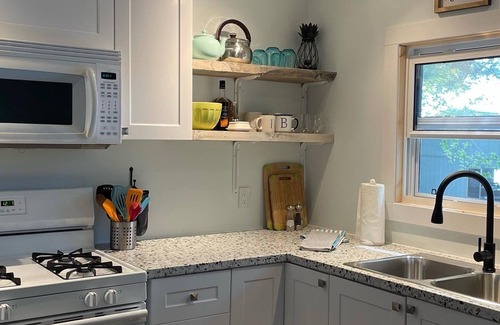 Rideau Lakes Cottage | Sun on the Brow Cottages 🛶 Breezy Cottage