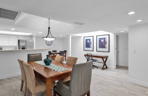 South Scottsdale House | Sun or Shade: Clean, 2 Patios. Enclosed Private Backyard, Pet Friendly, Family Friendly, Walkable