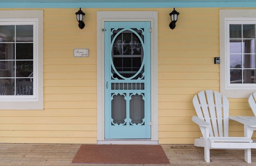 Hubbards Cottage | SUN, SAND, OCEAN, in Hubbards. What more do you need?