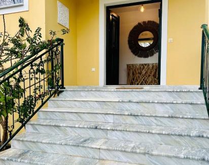 Molos Villa | SunBreeze-Beachfront Luxury Villa 5 Bed 4 bath-Sleeps 10