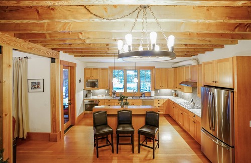 Cle Elum House | Suncadia Rustic Lodge: Gas Fire Pit, Bikes, Snow Shoes, BBQ, Cul-de-sac