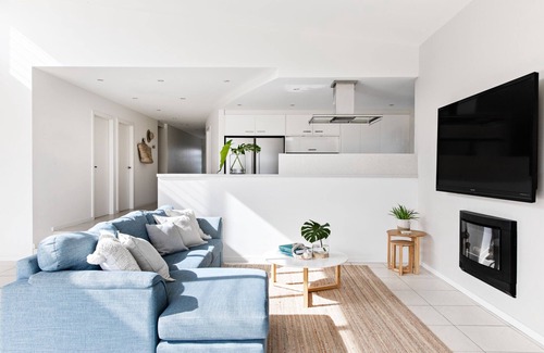Werri Beach House | Sundara Beach House Gerringong - Ocean views, heated pool/spa, cubby, billiards