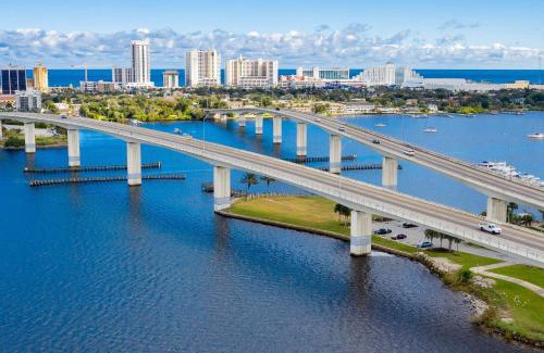 Daytona Beach Shores House | Sunglow Resort Condo Unit #206