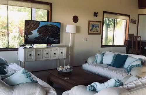 Aroona House | Sunny and Breezey Sunshine Coast family home with pool