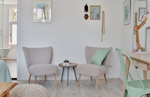 De Bilt Apartment | Sunny and comfortable apartment (90m2) in old village center, De Bilt - Utrecht