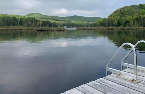 St-Adolphe-d'Howard Cottage | Sunny and Zen on the lake, St Adolphe d'Howard, Quebec