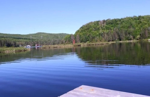 St-Adolphe-d'Howard Cottage | Sunny and Zen on the lake, St Adolphe d'Howard, Quebec
