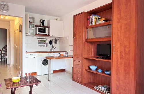 Cavaliere Beach Apartment | Sunny Apartment with Terrace, 100m from Beach - 6 Sleeps, Parking, WiFi, Baby Kit