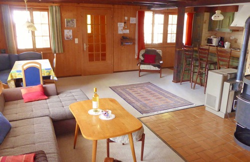 Jaun Ski Chalet | Sunny chalet vacation apartment with a view of the Jaun valley in the west alps