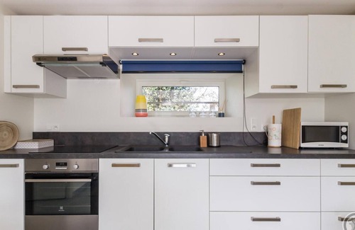 Nicorps Cottage | Sunny Cottage with Garden and BBQ - Close to Coutances Cathedral