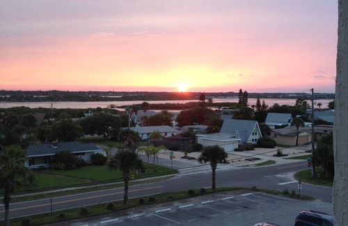 Ocean View Halifax Estates Condo | Sunny Days N Daytona @ Ocean Terrace July 6-12 discounted 99 night last min deal