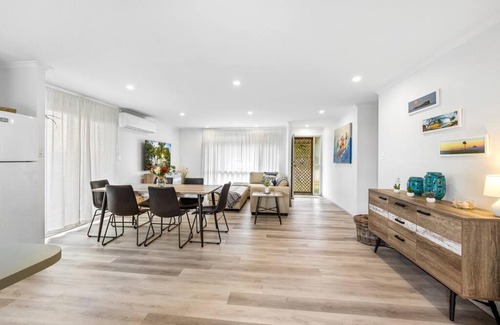 Mudjimba House | Sunny Dayz @ Sundew - pet friendly beach holiday