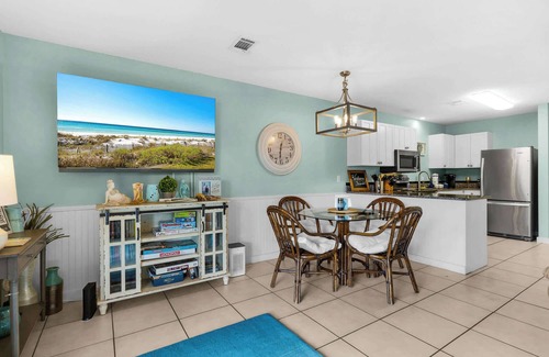 Seagrove Beach Condo | Sunny Daze at Beachwood Villas - Walk to Beach, Outdoor Pools & More!