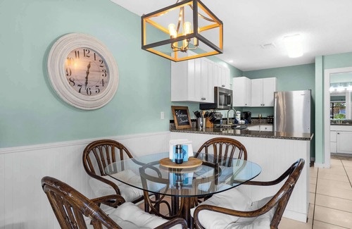 Seagrove Beach Condo | Sunny Daze at Beachwood Villas - Walk to Beach, Outdoor Pools & More!