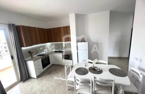 Golem Apartment | Sunny Daze Residences 120m2