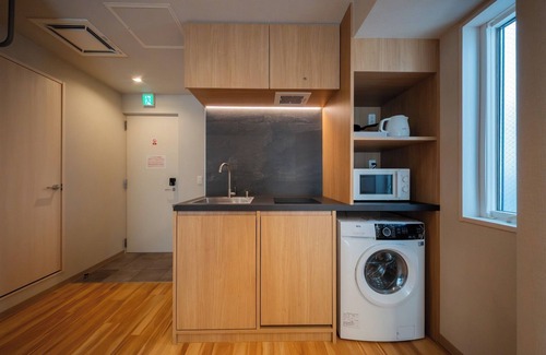 Sugamo Hotel | Sunny Fully equipped with Wifi Spacious family r/Toshima-ku Tokyo