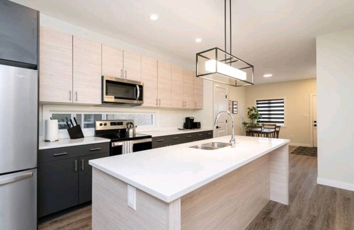 St. James House | Sunny in St. James!