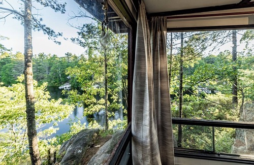 Gravenhurst Cottage | Sunny Lake for Sunset Lovers in South Muskoka!