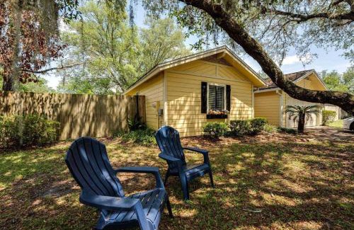 Doctors Inlet House | Sunny Lemon