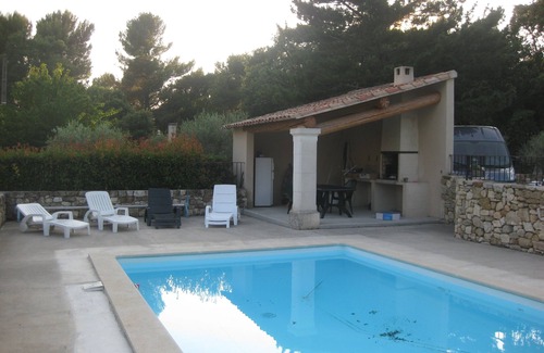 La Motte-dʼAigues House | Sunny olive trees